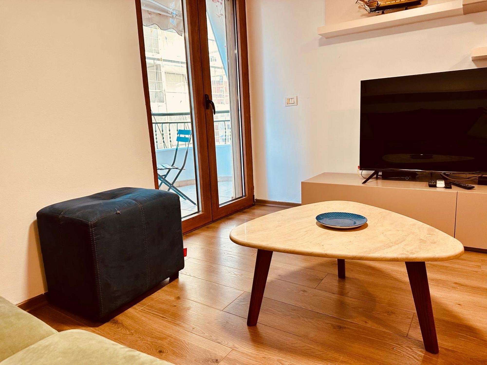 Sunrise Haven Center Apartment *