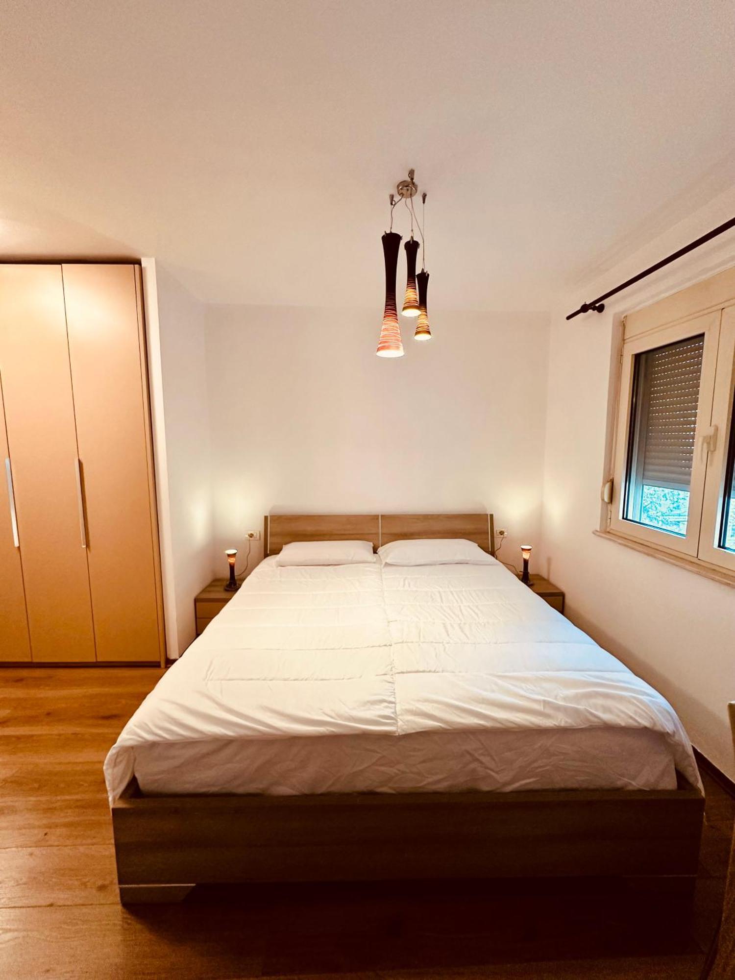 Sunrise Haven Center Apartment *